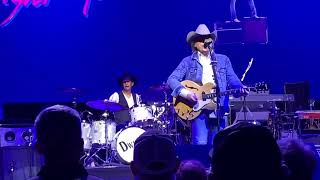 Dwight Yoakam singing SUSPICIOUS MINDS [upl. by Janeta763]