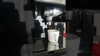 Capresso Ultima Pro  primer cafe espresso [upl. by Ahsener279]