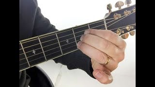 Толстые пальцы как выбрать гитару Fat fingers how to choose acoustic guitar Ru [upl. by Notlim]