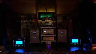 Sonus Faber Fenice  Pioneer Exlusive preamp vs Mark Levinson 526 [upl. by Ahsenahs]