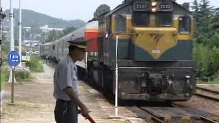 통표폐색 南原駅 停車列車タブレット Token handling by Stopping train Namwon Statio Korea [upl. by Newob8]