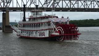 Steamboat on Illinois River  Vaporul cu aburi pe râul Illinois [upl. by Ayanaj]