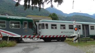 Passaggio a Livello Capo di Ponte Passage a niveau Level Crossing Bahnübergang Overweg [upl. by Pinzler]