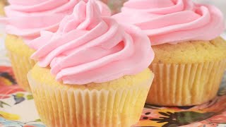 Vanilla Cupcakes Recipe Demonstration  Joyofbakingcom [upl. by Amitarp]