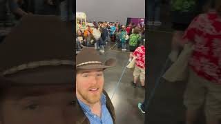 Long line for Arthur Morgan’s voice actor Roger Clark rdr2 reddeadredemption fanboyexpo [upl. by Beberg]