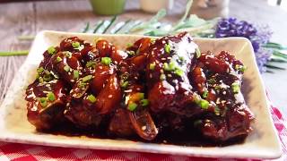 Super Easy Braised Pork Ribs in Oyster Sauce Recipe 蚝油焖排骨 Chinese Pork Recipe [upl. by Nwahsaj]