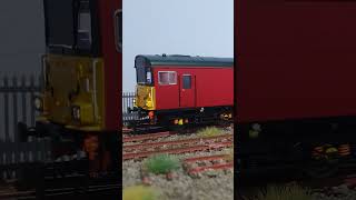 Bachmann Class 47 runs past new EFE PCV coach train dccSound modeltrains [upl. by Eimoan420]