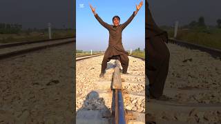 Train patri se utarney se bach gaiindia trending islamicshorts emotional [upl. by Darda363]