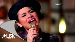 Andien  Feel Good Inc  Gorillaz Cover Exclusive Youtube Live at Music Everywhere [upl. by Nodnil]