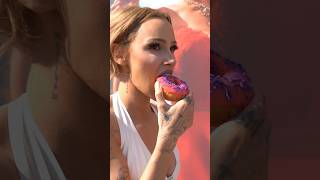 Bunny Zingler Tries Randy’s Donuts at Rolling Loud foodie foodvlog donuts rollingloud la food [upl. by Forester592]