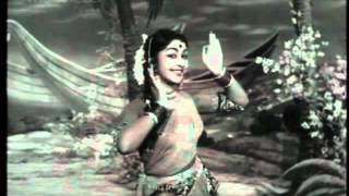 Tamil Classic Song  Uravu Solla  Paasam  MGR Saroja Devi [upl. by Tavy86]