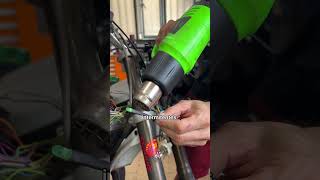 Como instalar intermitentes led motor ciclomotor moto led intermitente motos girona tip [upl. by Ydospahr]