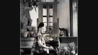 Frida Kahlo  Lila Downs Llorona [upl. by Nickerson648]