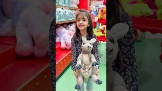 Prisha ne dekha kangaroo 🦘😃 prishaandmom trending viralvideo shorts [upl. by Aisatal272]