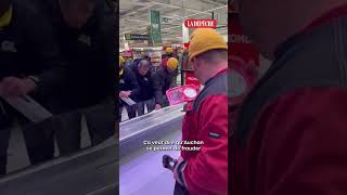 Les agriculteurs en colère au supermarché prêt de Toulouse manifestation agriculture viralvideo [upl. by Hedve812]