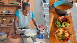 Un Caldo Bien Ranchero CALDO DE POLLO CON BOLITAS DE ELOTE MOLIDO Comida 100 De Pueblo [upl. by Idoc509]