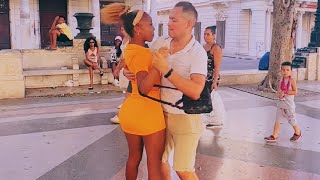 Mexicano Sorprende a Cubanas Bailando Salsa en Paseo Prado La Habana Cuba bailandosalsa [upl. by Atthia]