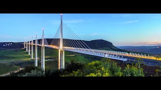 Le viaduc de Millau [upl. by Enajiram]