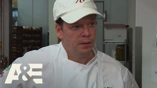 Wahlburgers Donnies Culinary Expertise  A Triple Threat S2 E9  AampE [upl. by Nedyaj]