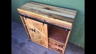 MUEBLE INDUSTRIAL con PUERTA CORREDIZA de PALLET [upl. by Teresita]