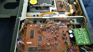 QUICK LOOK INSIDE ADS CD3 VINTAGE CD PLAYER [upl. by Loftis913]