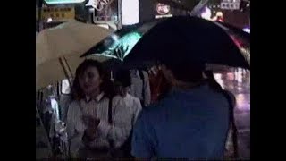 1990 神楽坂 雨の夜 神楽坂通りの散策散歩 Kagurazaka Night Rain 900907 [upl. by Desirea]