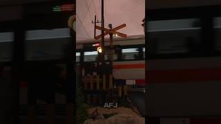 KA Malioboro Ekspres tujuan Purwokerto melintas perlintasan kereta api Jodipan Malang shorts [upl. by Llevert98]