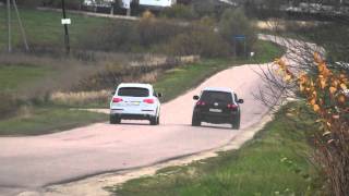 VW Touareg V10 vs Audi Q7 V8 42TDI [upl. by Asyal813]