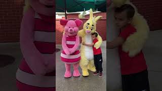 disneyland Rencontre avec Coco lapin amp Porcinet [upl. by Amaty]