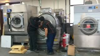 Washer Extractor Milnor [upl. by Snej]