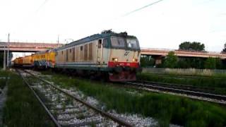 Treno cantiere SALCEF in trasferimento trainato dallla E633 205 [upl. by Otrebireh]