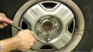 How to Loosen Lug Nuts [upl. by Brower]