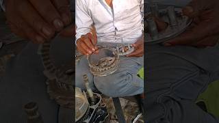 motorcycle ki clach plate hub centre mein fit karte huevideos machanical automobile sort [upl. by Maurili]