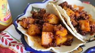 Cooking with Meli  Chorizo con papa tacos [upl. by Honan429]