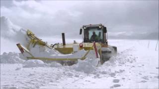 Brøyting av nasjonal turistvei over Valdresflye 23 mars 2015 Husk å abonnere på kanalen [upl. by Adym334]