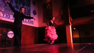 Flamenco dancers with castanets couple SevilleSpain西班牙舞者用響板 [upl. by Anirtek]