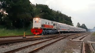 KERETA NYA MENYALA ABANGKU [upl. by Adlar]