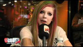 Avril Lavigne bientôt française  CCauet sur NRJ [upl. by Dylana]