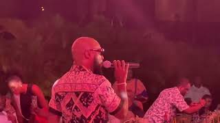 Kwabena Kwabena performs his best song at the Awards night [upl. by Nove]