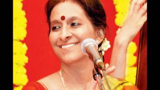 Nallodor Veenai  Bombay Jayashri With Tamil amp English Lyrics [upl. by Noellyn906]