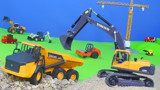 Bagger Lastwagen Spielzeugautos Truck amp Kran Baustelle für Kinder  SIKU Toys Spielwaren deutsch [upl. by Eniamirt]