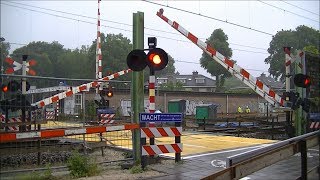 Spoorwegovergang Bilthoven  Dutch railroad crossing [upl. by Ced]