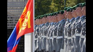 Militärische Ehren  Mongolischer Verteidigungsminister Nyamaa Enkhbold [upl. by Nrek]