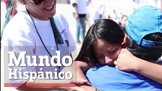 Abrazos no muros cientos de familias inmigrantes se reúnen [upl. by Woodrow]