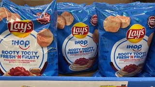 Lays ihop Rooty tooty fresh n fruity strawberry pancake chips review [upl. by Ydal879]