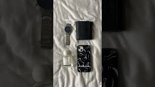 whats in my everyday bag  Straightforward 📷🔗 whatsinmybag bag dailyessentials dailyvlog mus [upl. by Katherine]