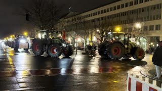 Traktorparade Berlin  Hotel Adlon 14012024 Bauernproteste live brandenburgertor bauernprotest [upl. by Ahsahtan]