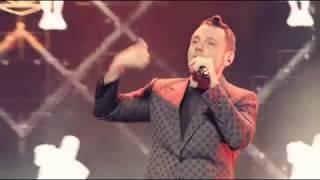 Tiziano Ferro  E Raffaella è mia Live  San Siro 2015 [upl. by Llerreg]