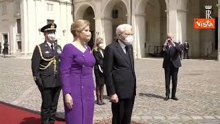 Mattarella riceve la Presidente slovacca Caputova Gli onori militari al Quirinale [upl. by Faith145]