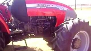 Tractor McCormick B90MAX 4x4 Nuevo Buen Precio [upl. by Reffineg]